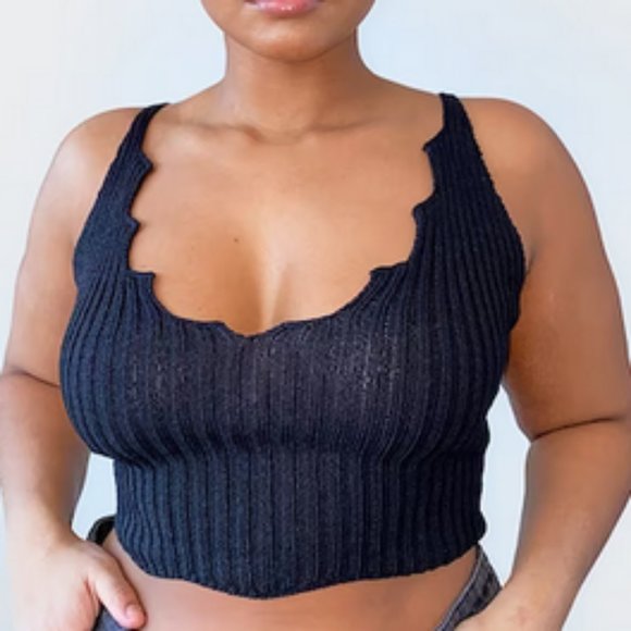 PrettyLittleThing | Plus Knit Strappy Scallop Edge Crop Top Sz 14 NWT - Picture 1 of 5